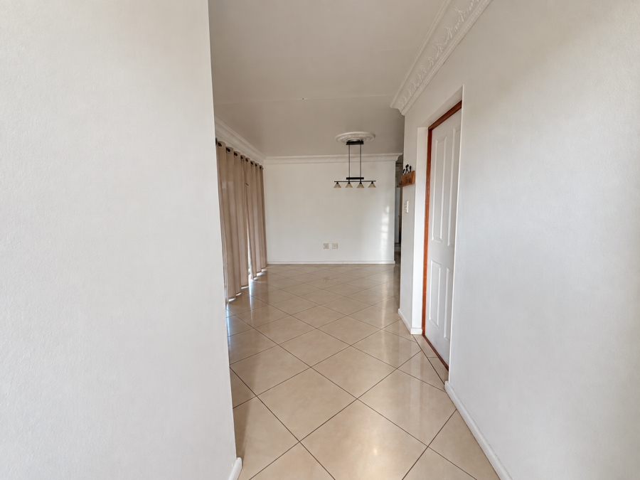 To Let 3 Bedroom Property for Rent in Eikenbosch Western Cape
